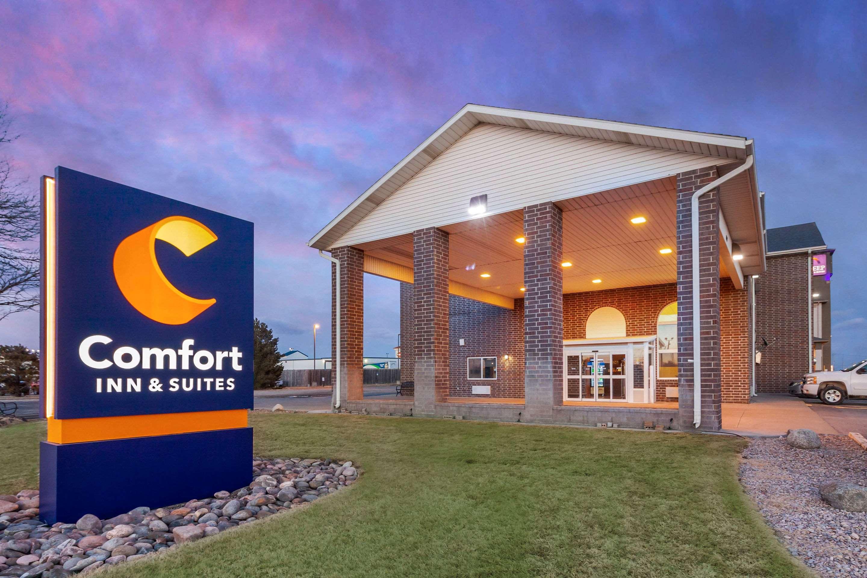 Comfort Inn & Suites Hays I-70 Zewnętrze zdjęcie