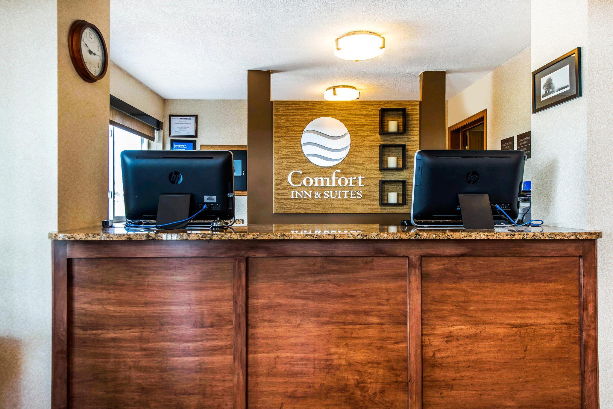 Comfort Inn & Suites Hays I-70 Zewnętrze zdjęcie