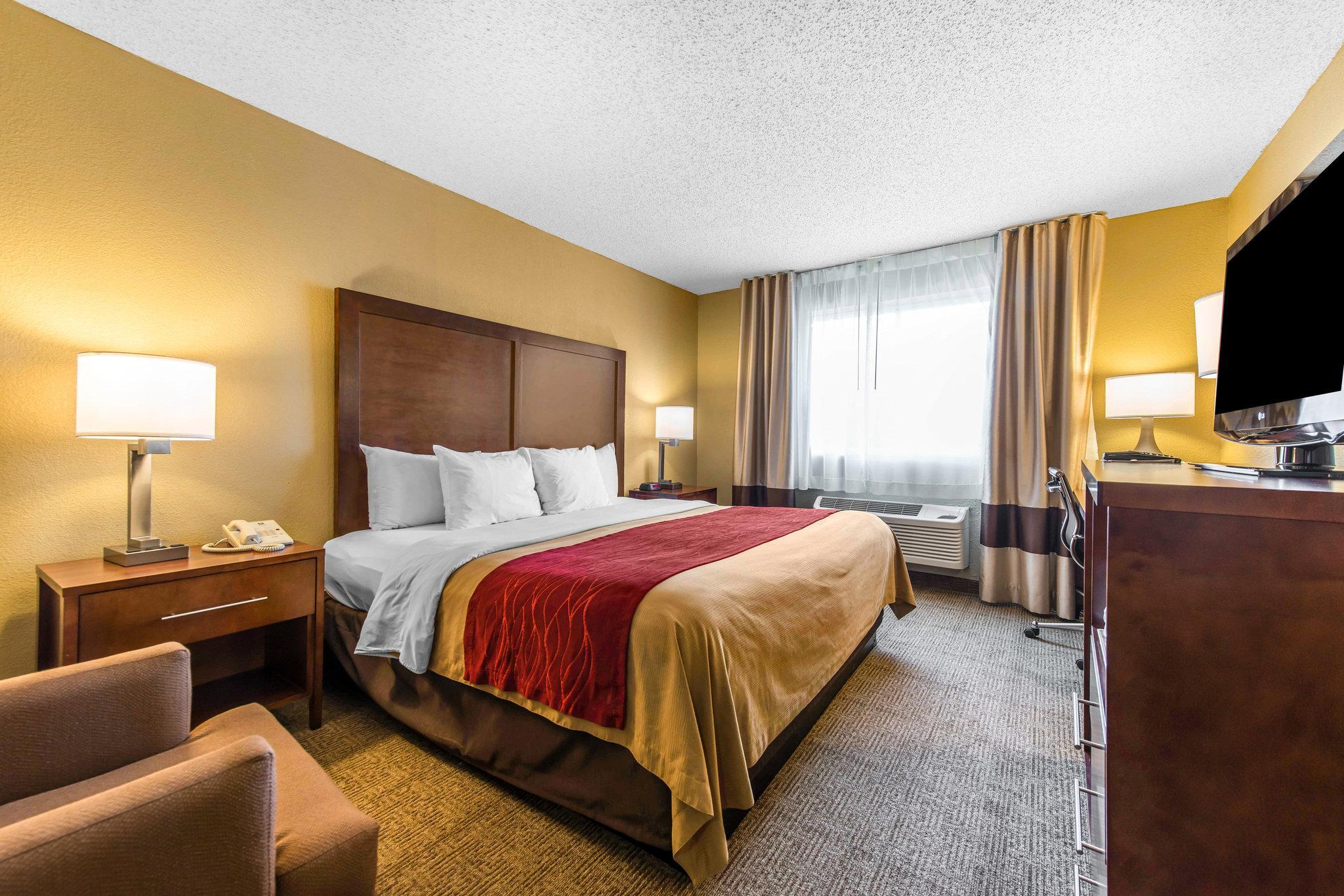 Comfort Inn & Suites Hays I-70 Zewnętrze zdjęcie