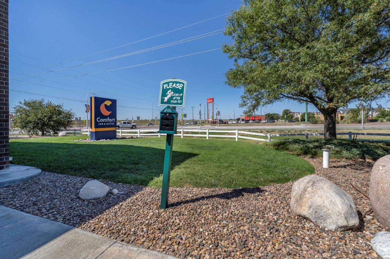 Comfort Inn & Suites Hays I-70 Zewnętrze zdjęcie