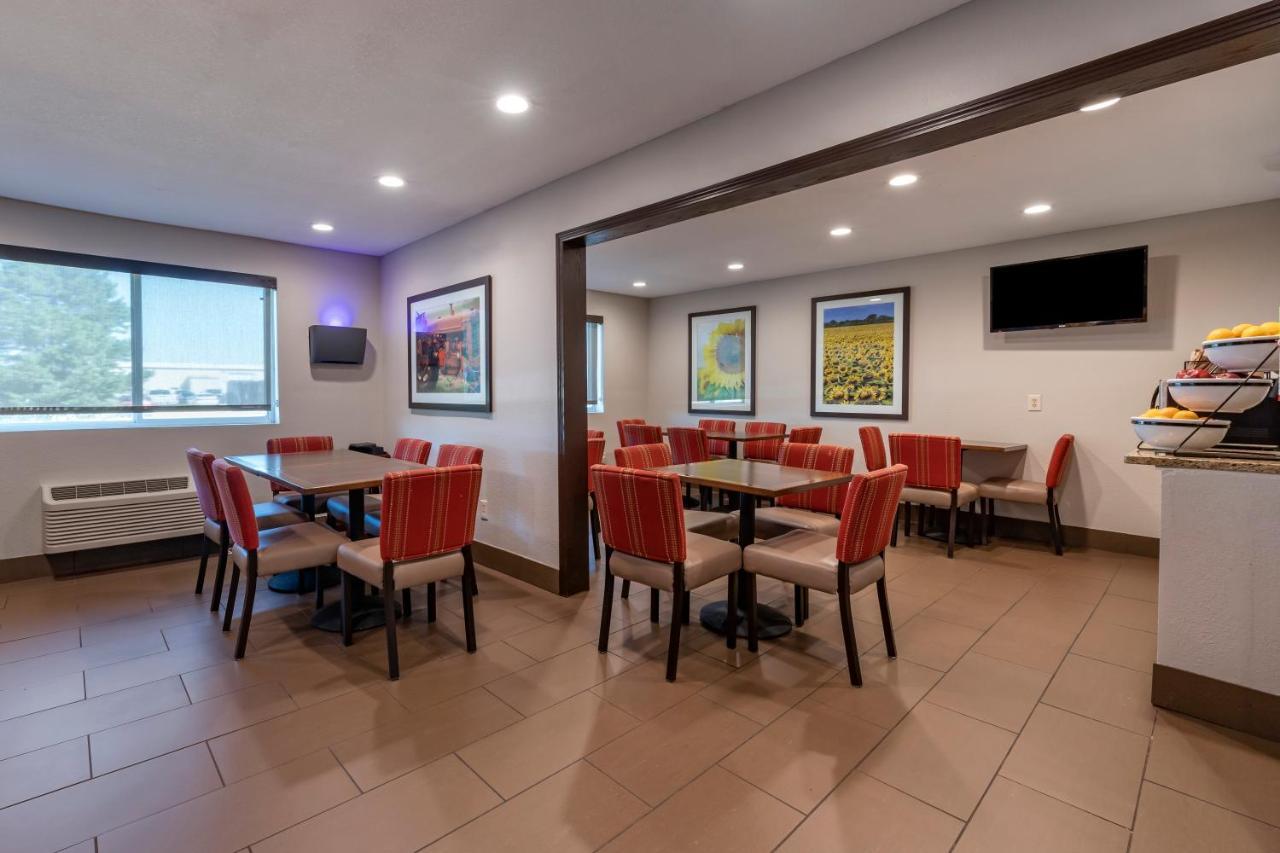 Comfort Inn & Suites Hays I-70 Zewnętrze zdjęcie