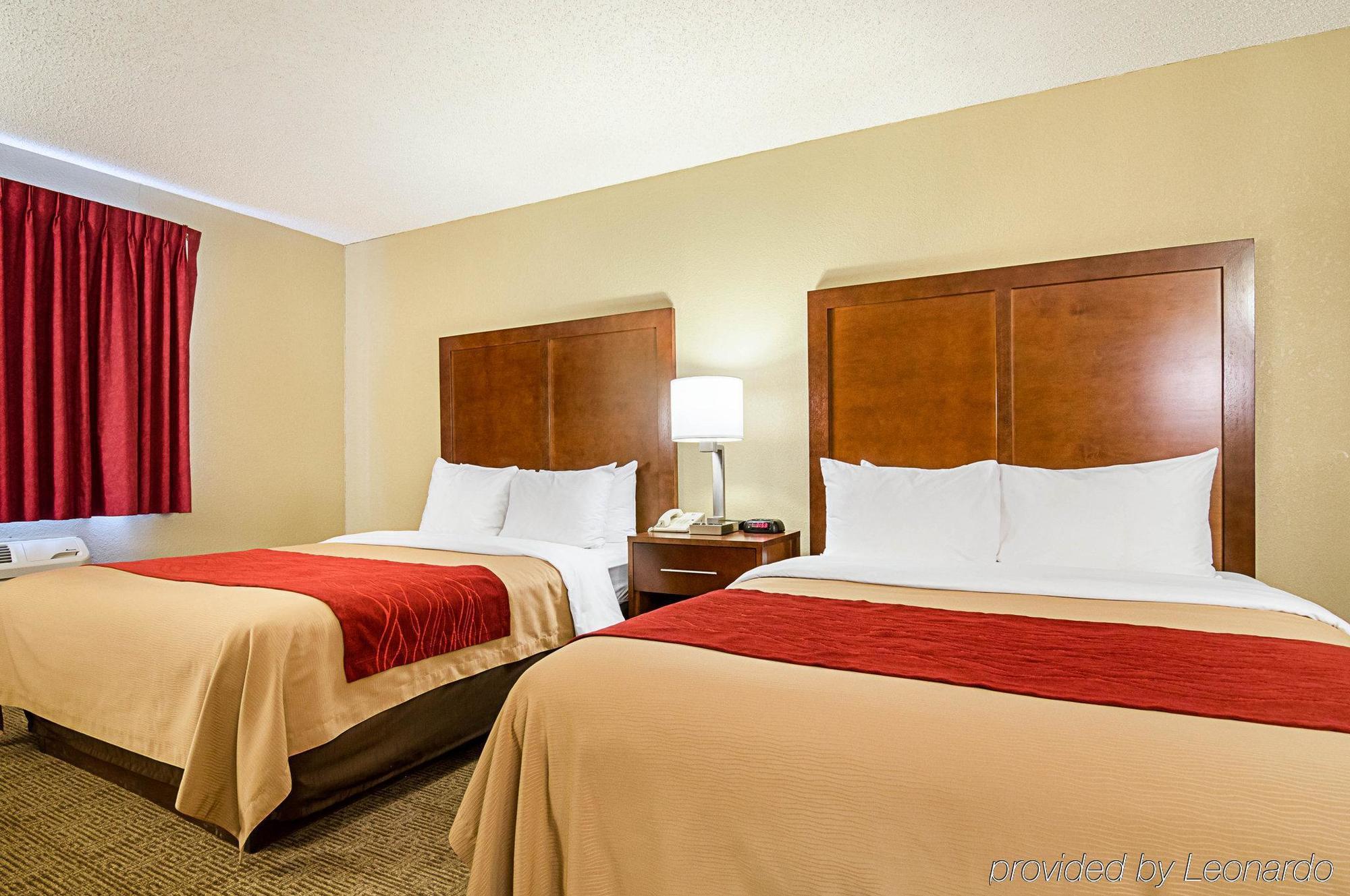 Comfort Inn & Suites Hays I-70 Zewnętrze zdjęcie