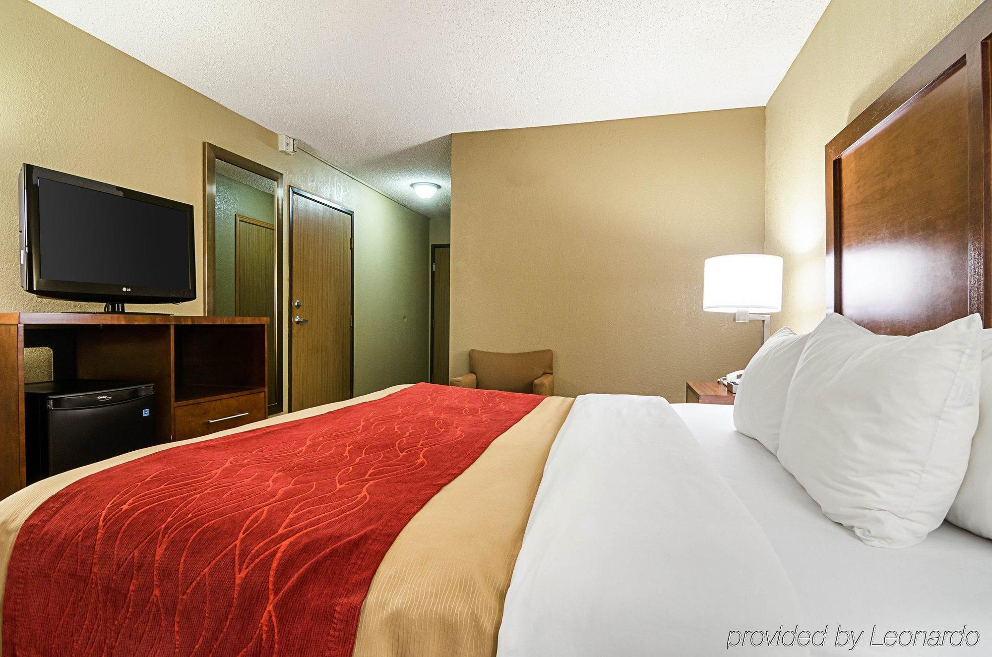Comfort Inn & Suites Hays I-70 Zewnętrze zdjęcie
