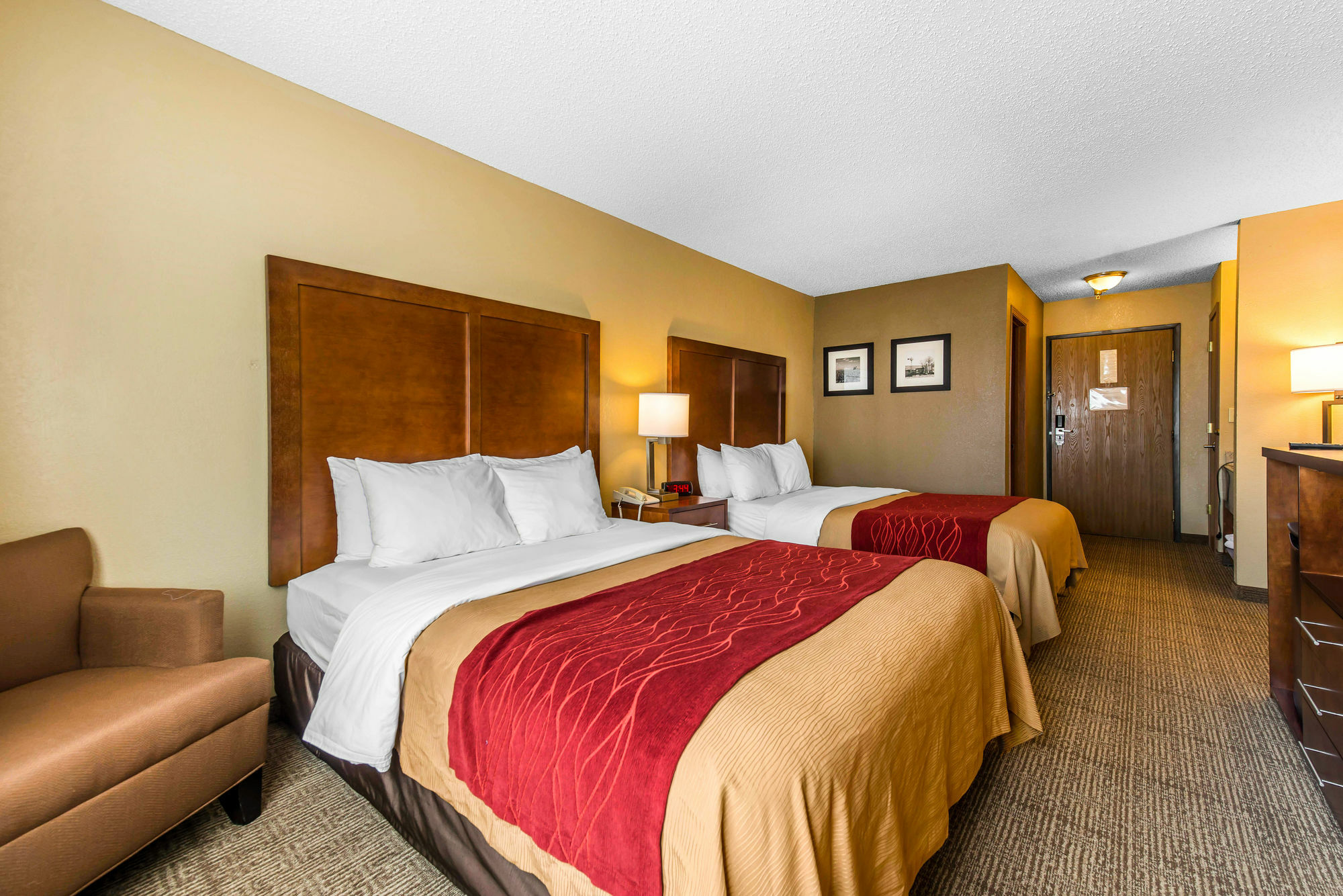 Comfort Inn & Suites Hays I-70 Zewnętrze zdjęcie