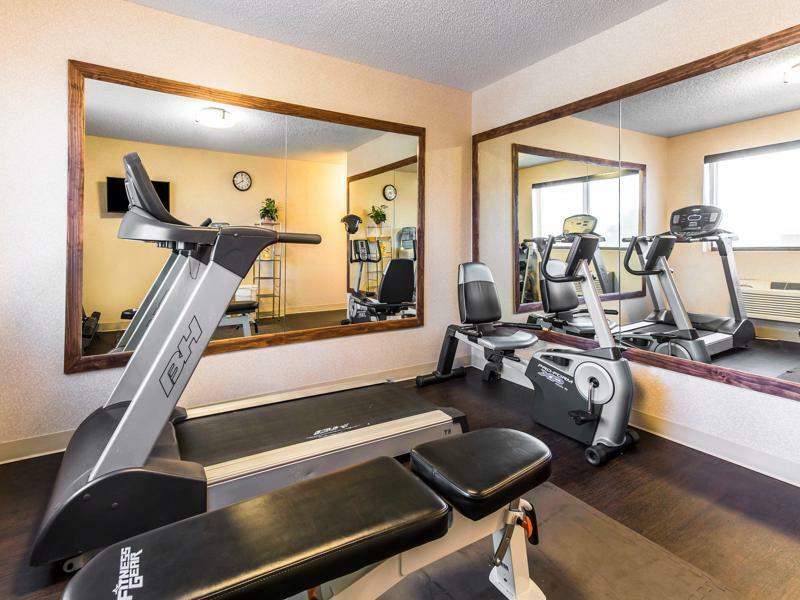 Comfort Inn & Suites Hays I-70 Zewnętrze zdjęcie